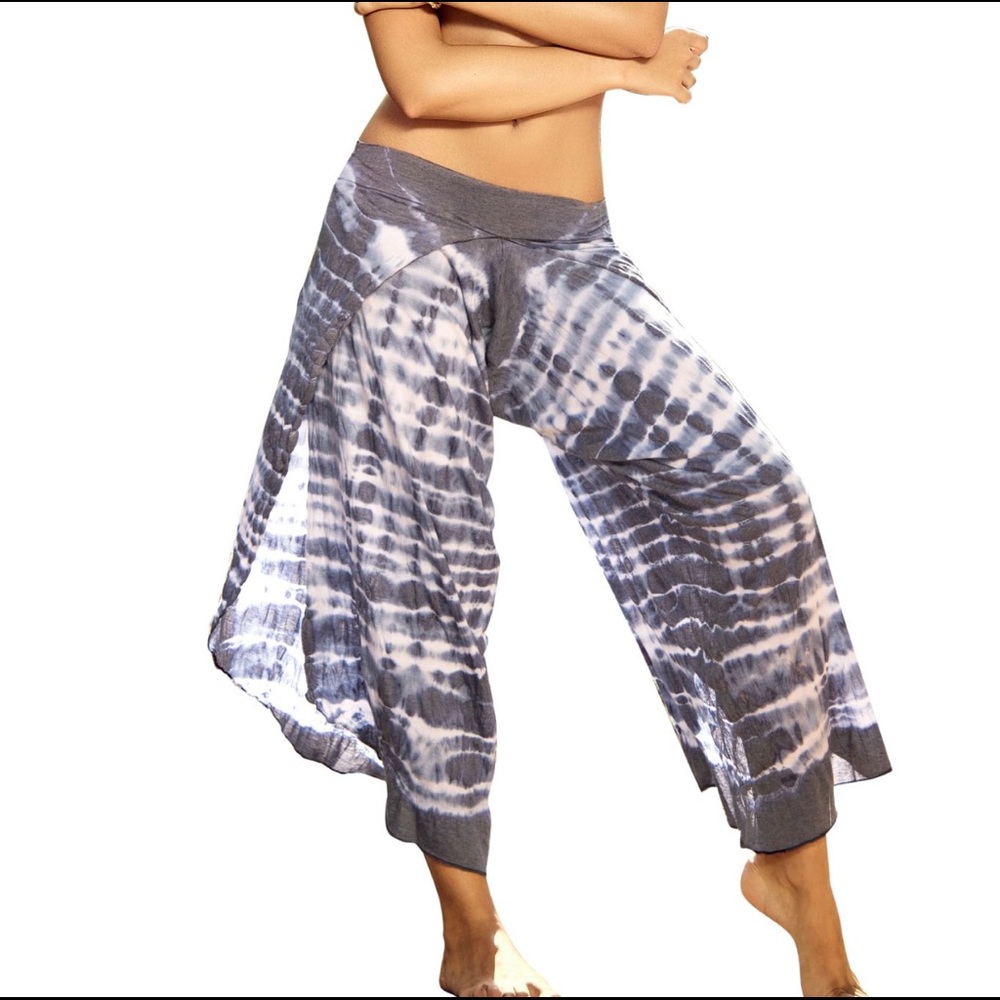 Beach wear loose fit pants small